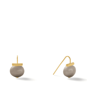 Classic Baby Pebble Pearl Earrings - Tobacco
