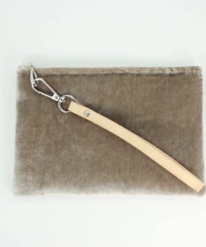 Velvet Wristlet Champagne