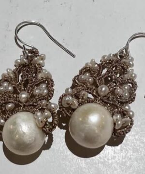 Gillet Earrings - Pearl and Gold