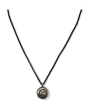 Shell Necklace w/Black Chain